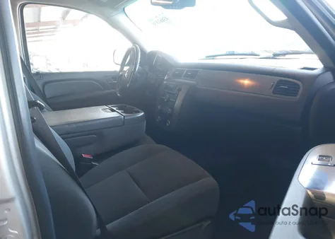 2008 Chevrolet Suburban C1500 Ls z USA, uszkodzony, nr VIN 3GNFC16018G281089